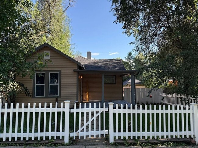 Photo - 715 E High St