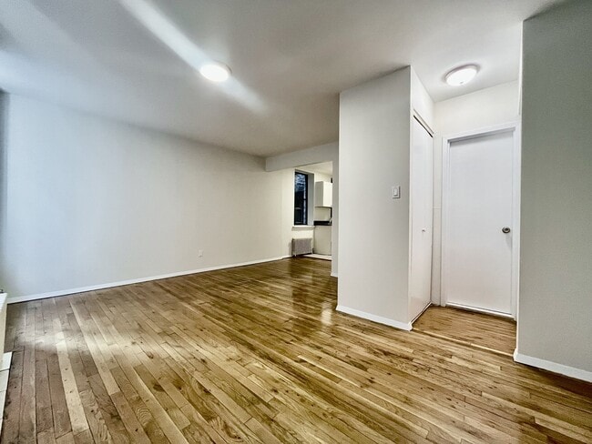 Photo - 951 Amsterdam Ave Unit 3A