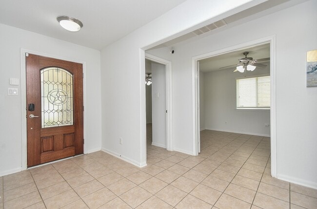 Building Photo - 18302 Mable Pond Ln