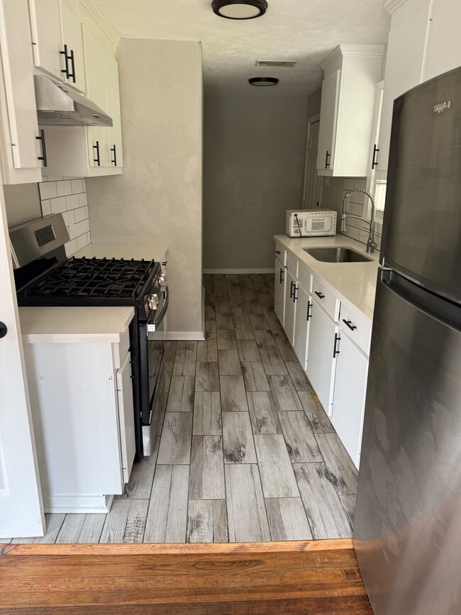 Photo - 4833 N State St