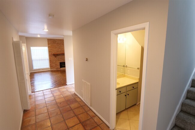 Photo - 9526 Val Verde St