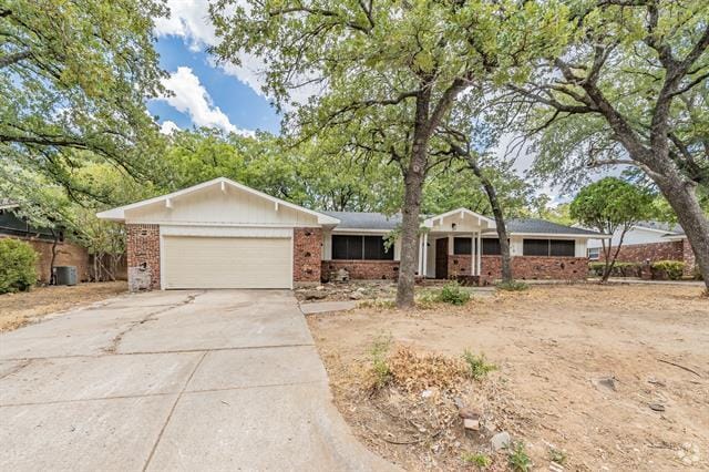 Building Photo - 6409 Yorkshire Dr Rental