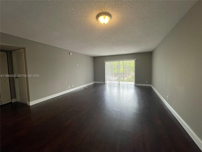 Photo - 5961 N Falls Cir Dr Unit 309