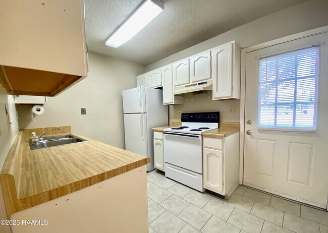 Photo - 204 Wilkie St