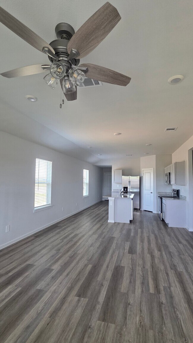 Photo - 310 Randall Pl