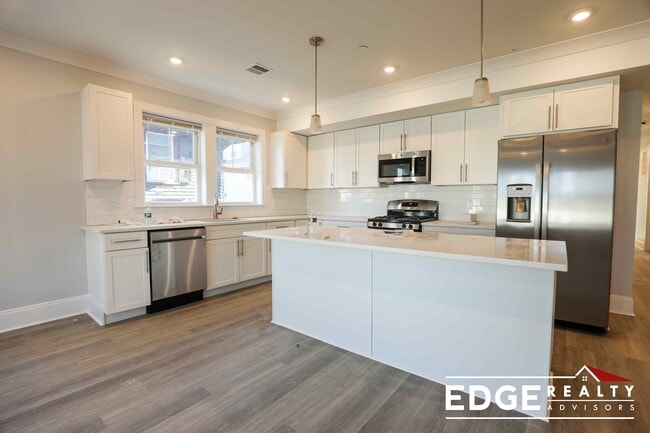 Building Photo - 78 North Beacon St Unit 2