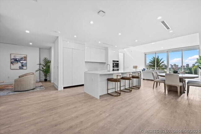 Photo - 220 Lake Shore Dr Unit 710