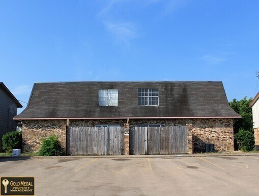 Building Photo - 3906 Charolais Dr