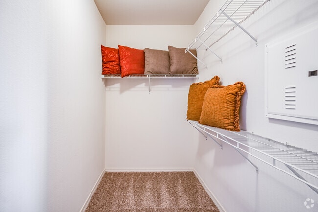 2 BR, 2 BA - 1,415SF
