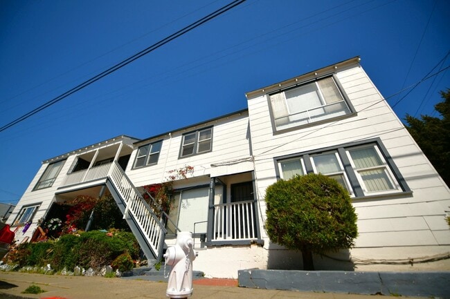 Building Photo - 1p705 - 2721 CA Street Unit B