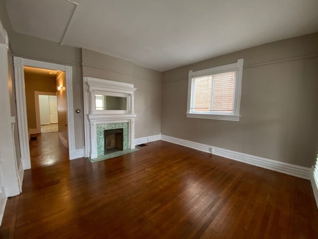 Photo - 1445 Worthington St Unit B