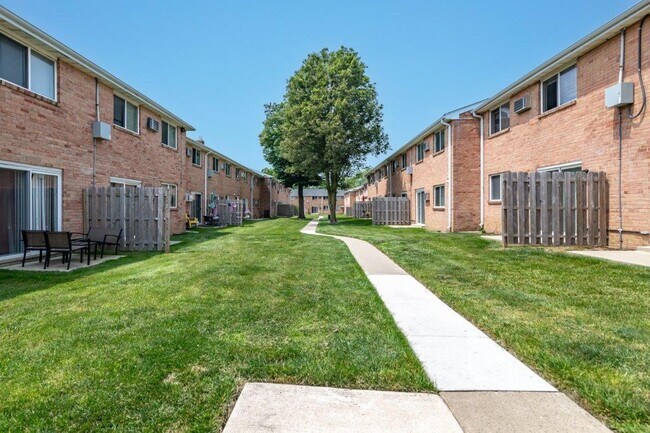 Warwick Terrace Apartment Homes