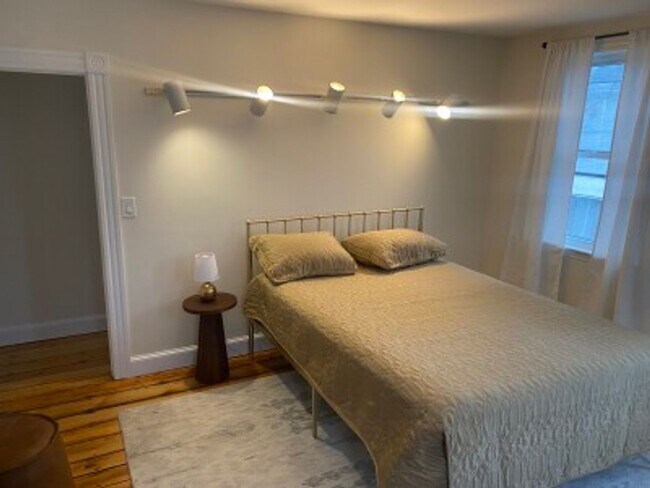Photo - Incredible 3.5 Bedroom Apartment in East C...