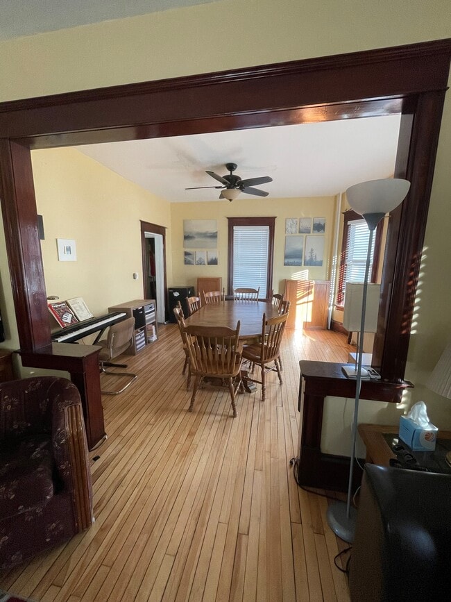 1078 16th Ave SE - 1078 16th Ave SE