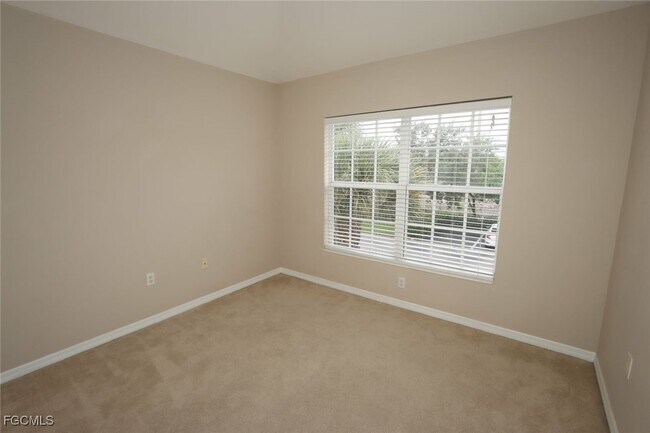 Photo - 1172 Oxford Ln