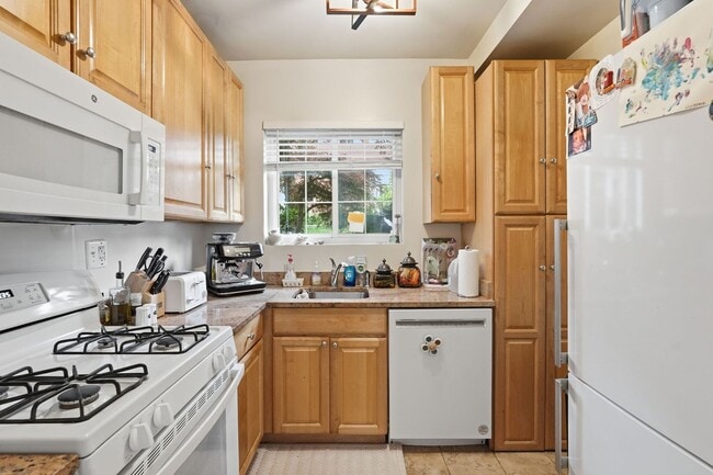 Photo - 3727 Lyons Ln