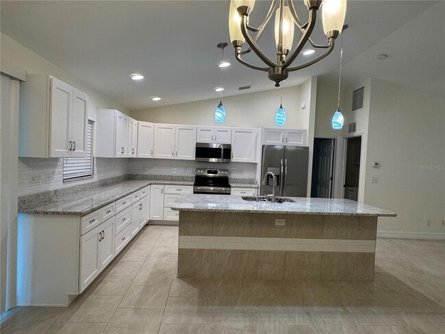 Photo - 2750 Carolina St