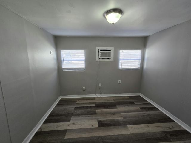 Photo - 4943 E Hillsborough Ave