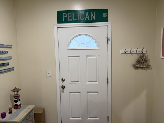 108 Pelican Dr