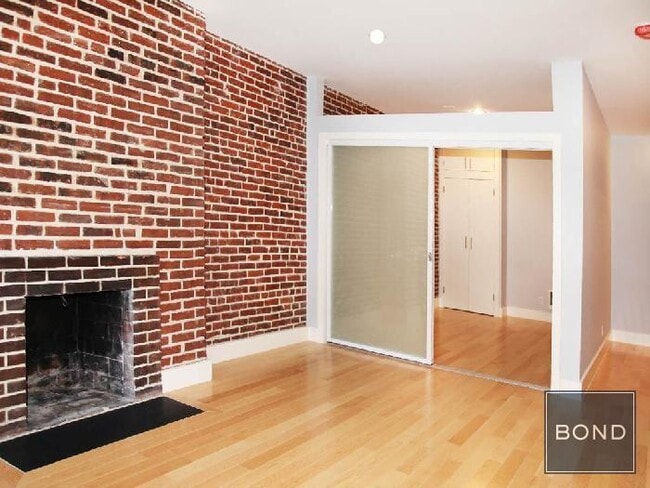 Building Photo - 349 E 52nd St Unit 4R Rental