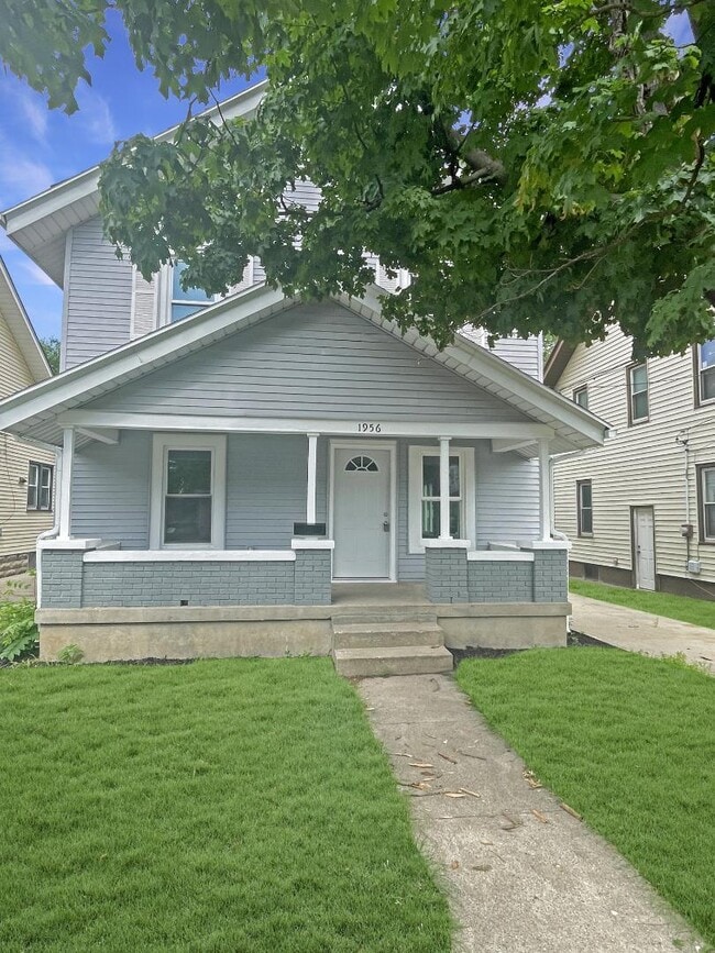 Building Photo - 1956 Huizen Ave SW Rental
