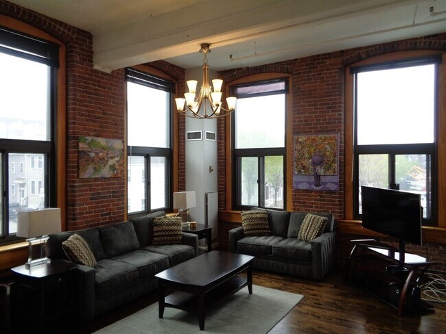 Photo - 320 W 2nd St Condo Unit 205