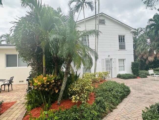 Photo - 120 N Palmway