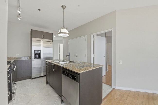 Photo - 510 W Erie St Unit 1305