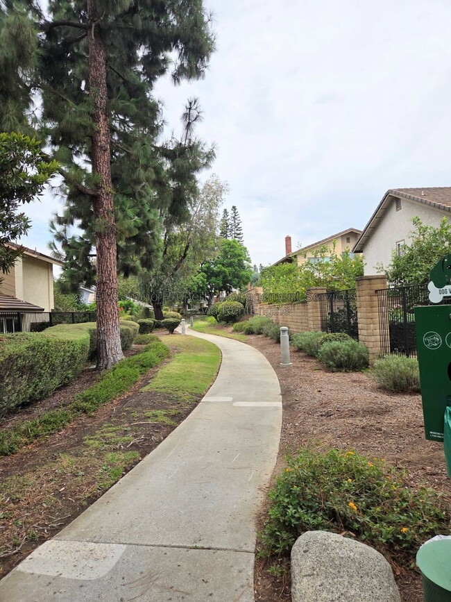 2702 Belmont Ct
