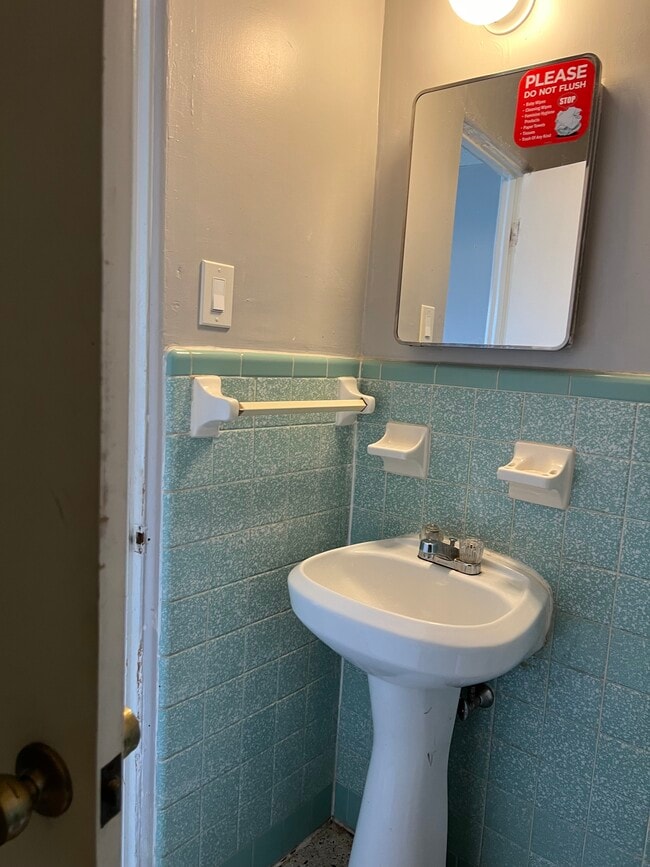Photo - JJ'S Motel Unit Regular room