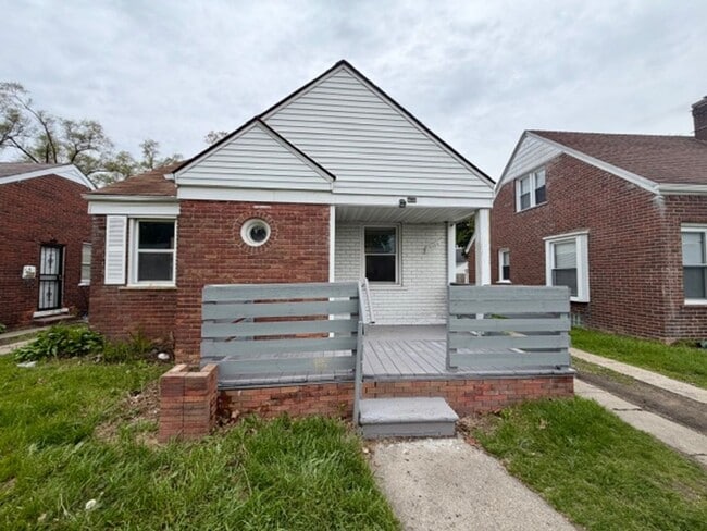 Building Photo - 2 Bedroom 1 Bath House For Lease