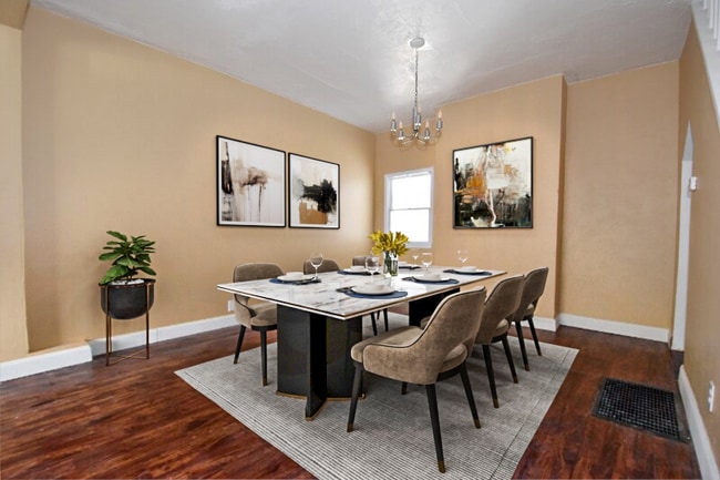 Photo - 4229 Haldane St