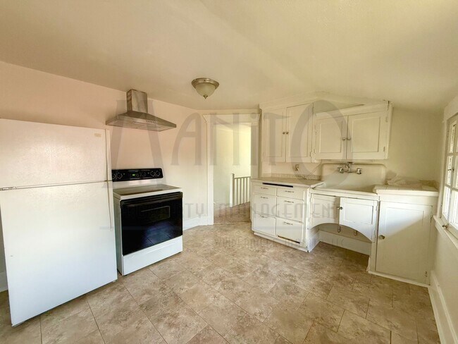 Photo - Garland Triplex Unit 427 W Garland Ave #A