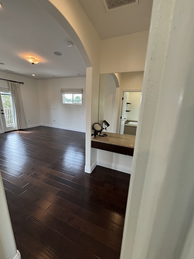 Dormitorio principal - 5960 Balcom Ave