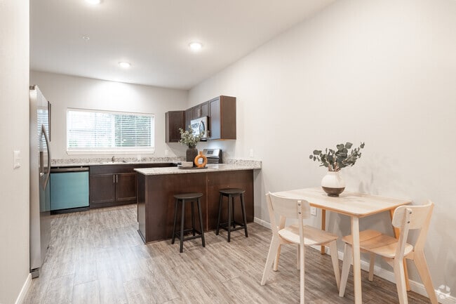 2BR, 1BA - 1,002SF - Kitchen