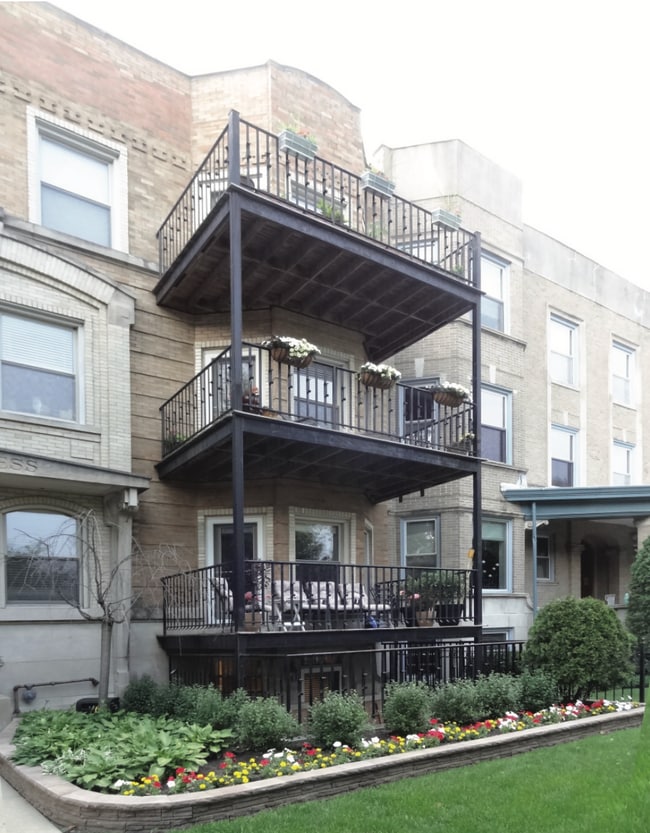 Photo - 4635 N Malden St Unit 1S