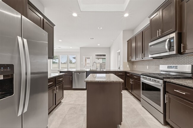 Photo - 219 Verde Lake Way