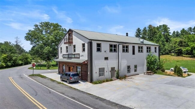 Building Photo - 610 Madola Rd Unit 3