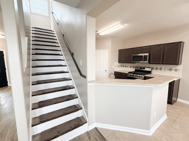 Building Photo - 4422 Park Trail Ln