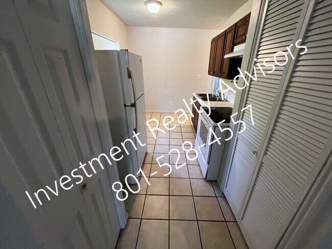 Photo - 1073 West 700 S