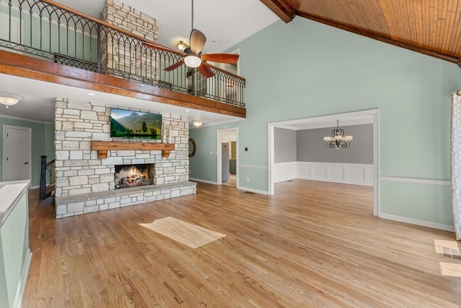 Photo - 9711 Pine Point Dr
