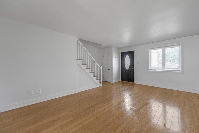 Photo - 840 Grant Rd