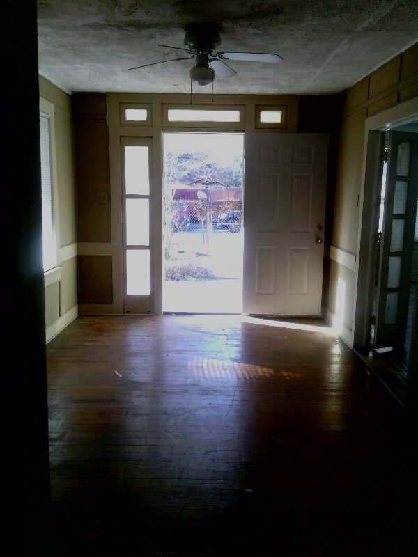 Photo - 110 Dowdy St