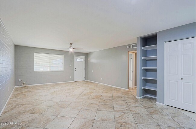 Photo - 8402 E Coronado Rd Unidad 1