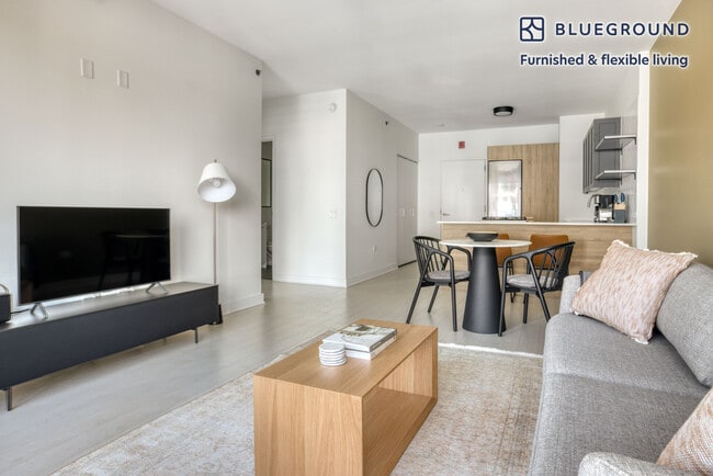 Photo - 1035 W Van Buren St Unidad FL11-ID754