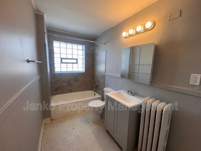 Photo - 37 W 14th Pl Unit 1