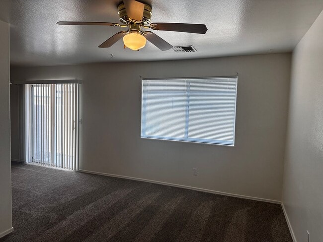 3329 Armour Ln Unidad 2