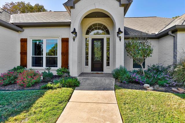 Photo - 8921 Crest Wood Dr