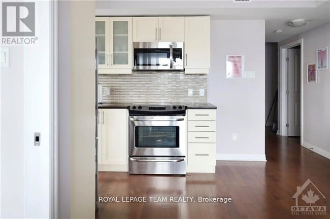 Photo - 195 Besserer St Unit 9