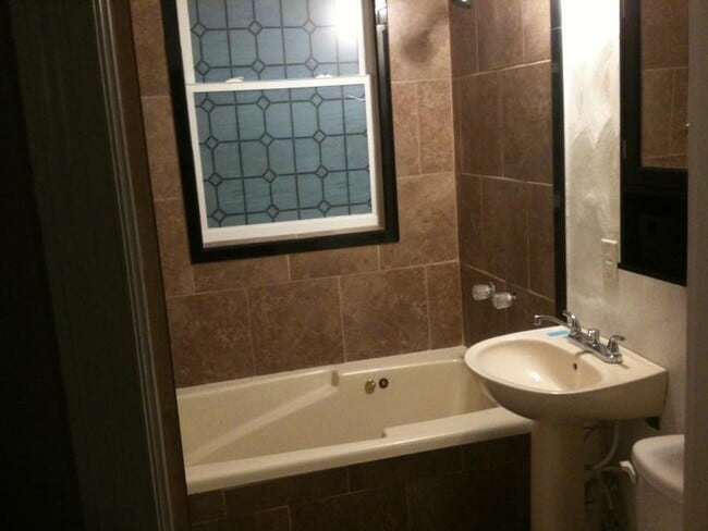 Photo - 6921 Warwick Blvd